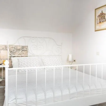 Apartment Heart Of - One-bedroom With Terrace *
